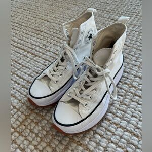 Converse run star canvas platform shoes. Off white. Just ran through the wash